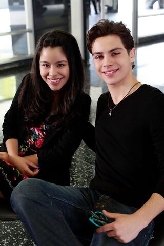 Fichier:The Fosters-1x21-Adoption-Day-13.jpg