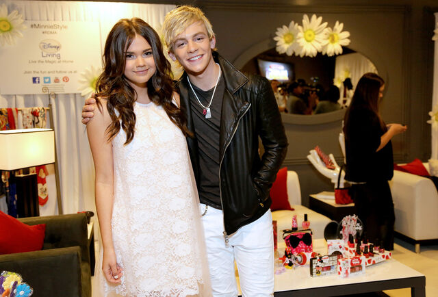 File:Ross+Lynch+Minnie+Gifting+Lounge+2013+Radio+UzTuQRICmSEx.jpg
