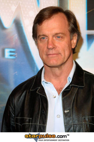 File:Stephen Collins-SGG-031734.jpg