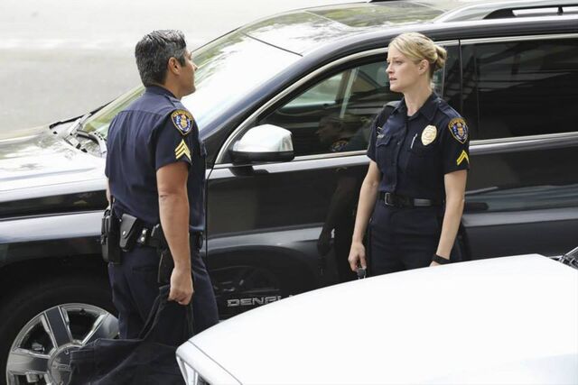 Fichier:The-Fosters-1x08-Clean-13.jpg