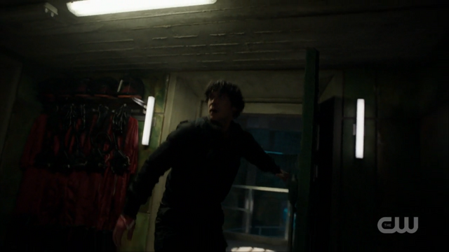 File:Bellamyrunninginbunker.png