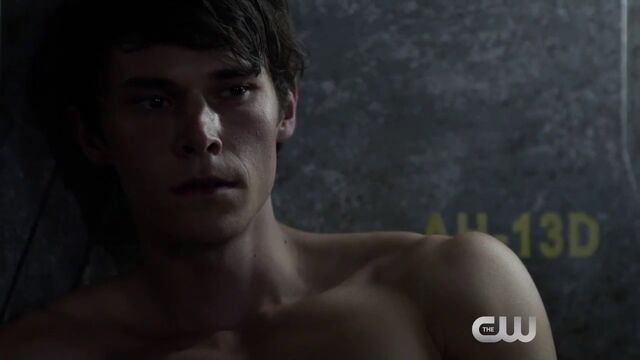 File:The-100-Season-4-Episode-2-Bryan.jpg