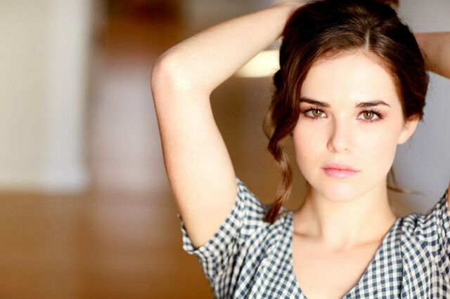 File:Zoey Deutch 5.jpg
