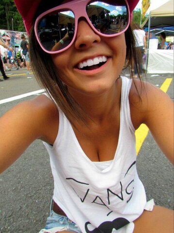 File:Glasses and tank top.jpg