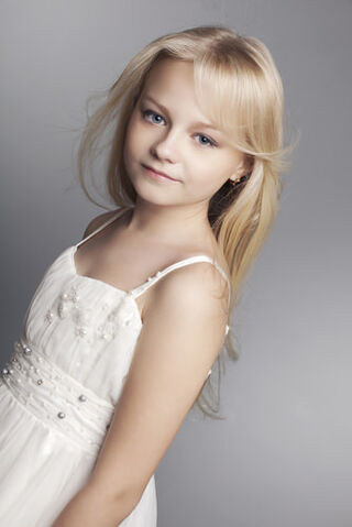 File:Fawn Rose.jpg
