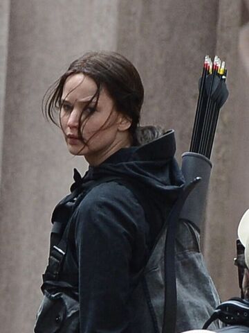 File:JLaw on set 3.jpeg