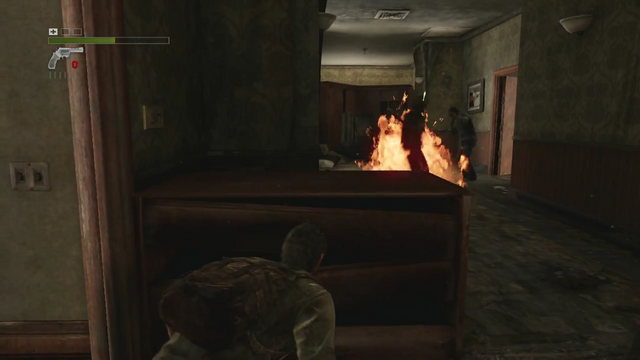 Archivo:Tloumolotovburning.png