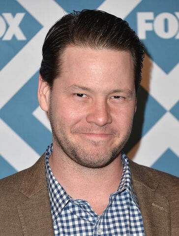 File:Ike Barinholtz.jpg