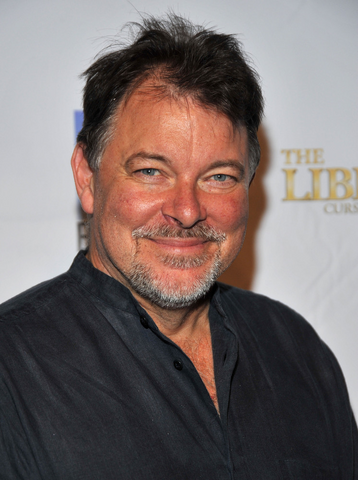 File:Jonathan Frakes.png