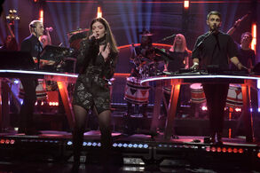 Lorde-and-disclosure-perform-on-snl