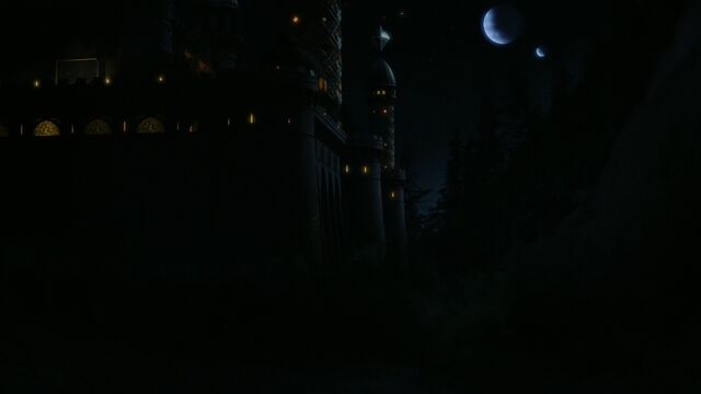 File:Castle whitespire outside night.jpg