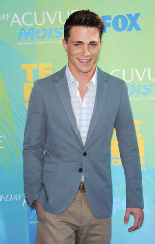 File:Colton+Haynes+2011+Teen+Choice+Awards+Arrivals+P2iQNXZK 5ll.jpg
