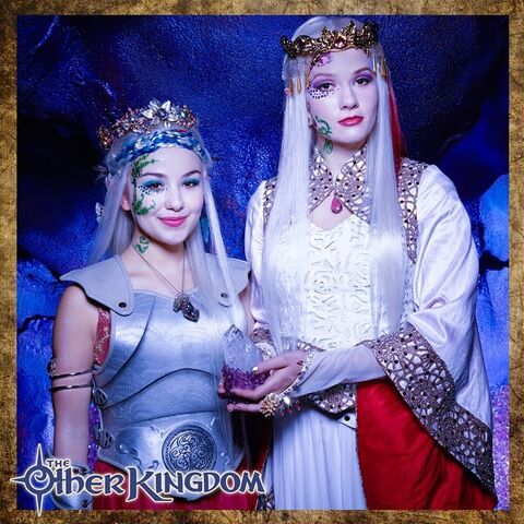 File:Astral and her mom.jpg