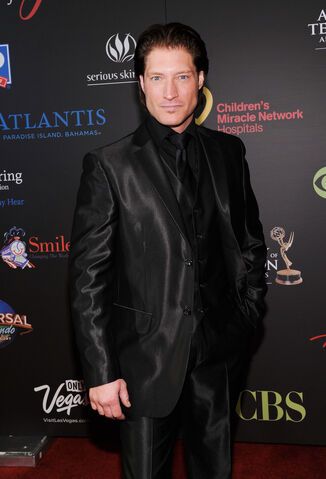 File:Sean+Kanan+38th+Annual+Daytime+Entertainment+LUk8Lnz 7eEx.jpg