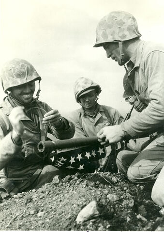 File:Iwojimafirstflagraising.jpg