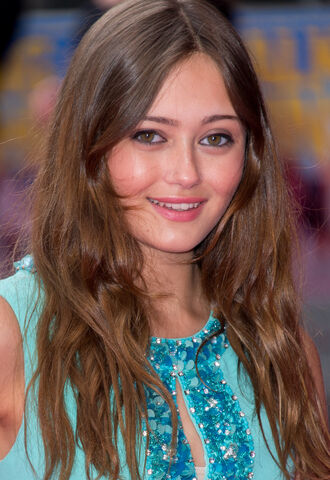 File:Ella-Purnell-Photos.jpg