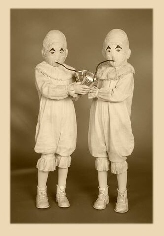 File:Twins.jpg