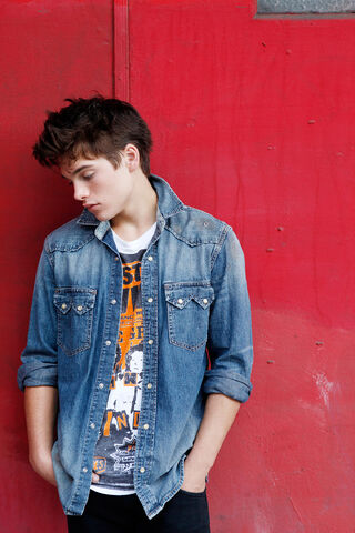 File:Dylan-sprayberry4.jpg
