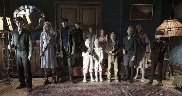 File:Peculiarmoviecast.jpg