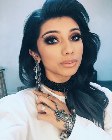 File:KirstieApril2017.jpg