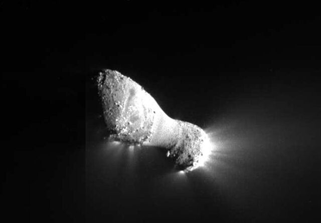 File:Comet Hartley 2.jpg