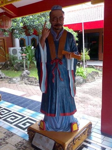 File:Pang Tong statue.jpg