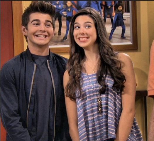 File:Max&Phoebe(smiling).png