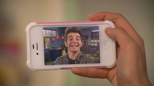 File:Maxonthephone.jpg