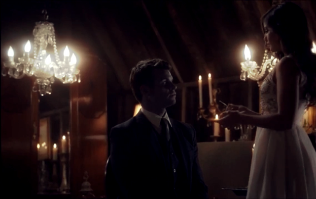 File:Elijah e Davina.png