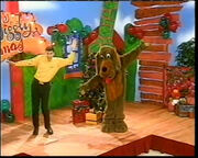 WagsIsBouncingAroundTheChristmasTree