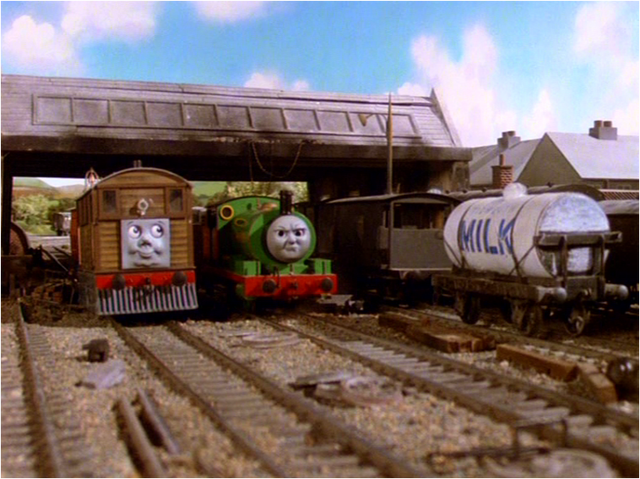File:HulloTwins4.png