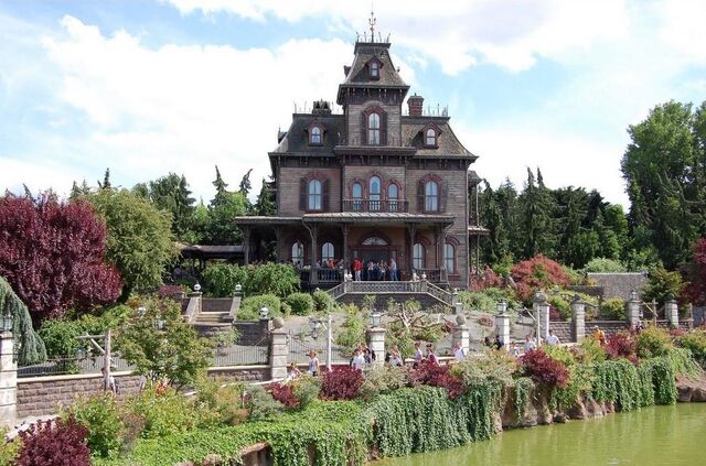 File:Phantom Manor (2).jpg