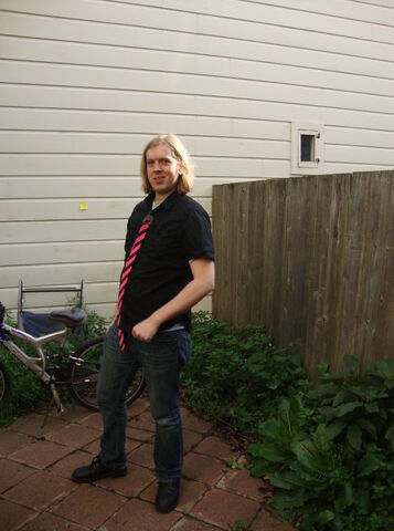 File:Golds dereks backyard.jpg