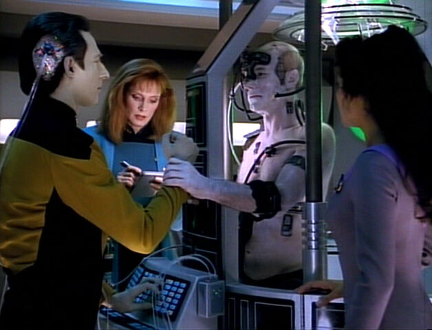 File:TNG4.01BestofBothWorlds2.jpg