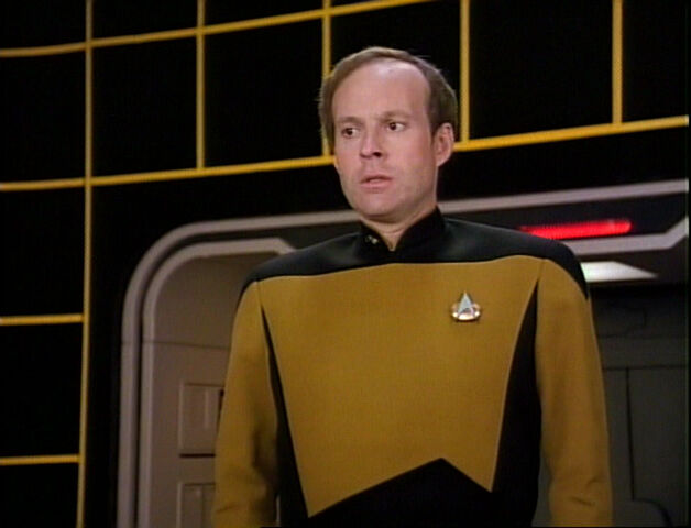 File:TNG3.21HollowPursuits.jpg