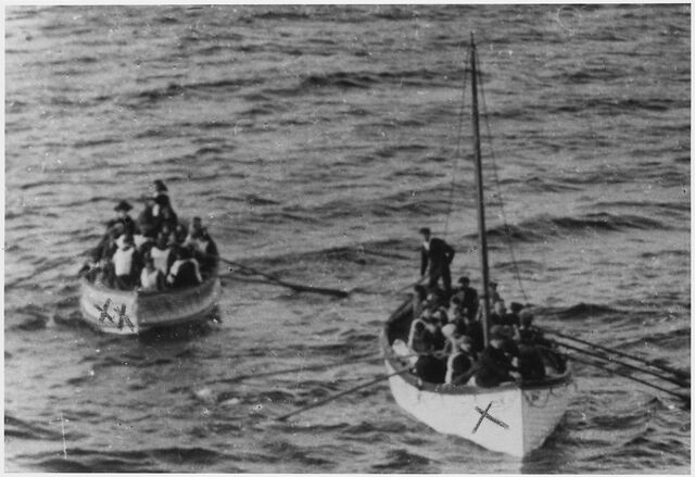 File:Lifeboats D & 14.jpg