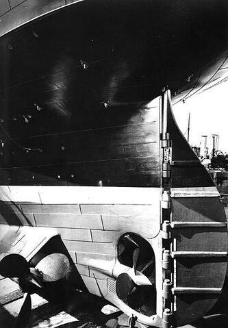 File:Titanic stern and rudder.jpg