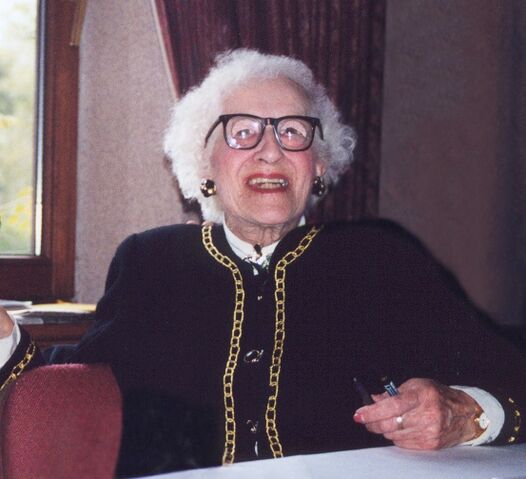 File:Millvina dean-april 1999.jpg