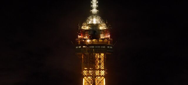 File:Eiffel Tower 2.jpg