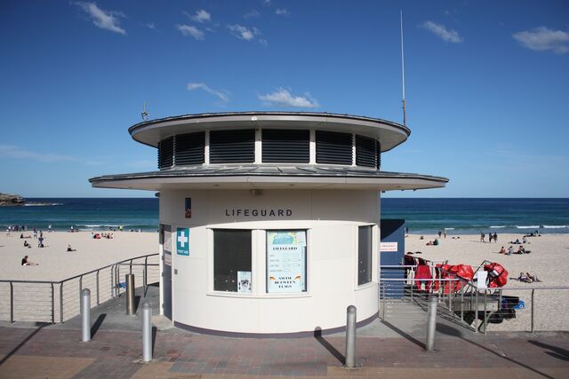 File:Lifeguard Station.jpg