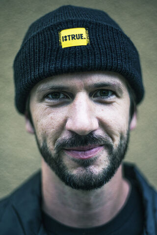 File:Chris Cole.jpg