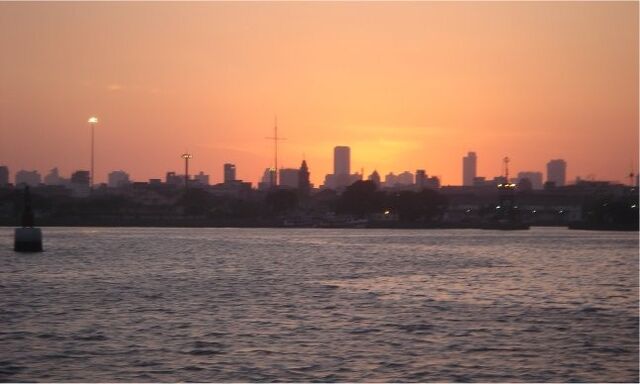 File:Mumbai harbour.jpg