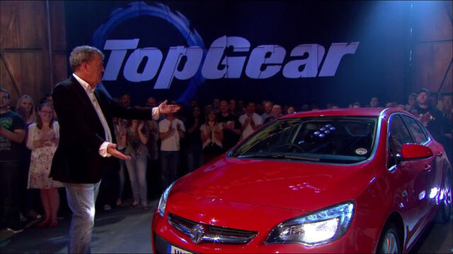 File:Jezza presents the Astra.jpg