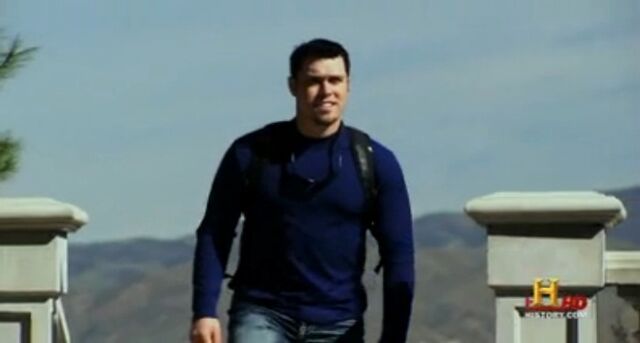 File:Blake Miguez arrival.jpg