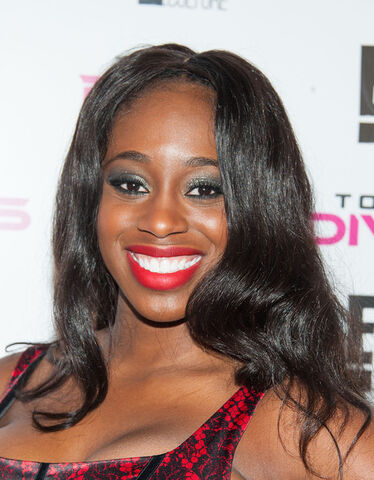 File:Naomi - Total Divas.jpg
