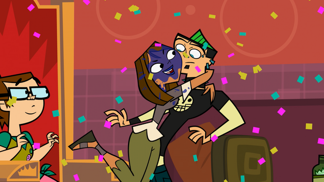 File:Courtneyrich.png
