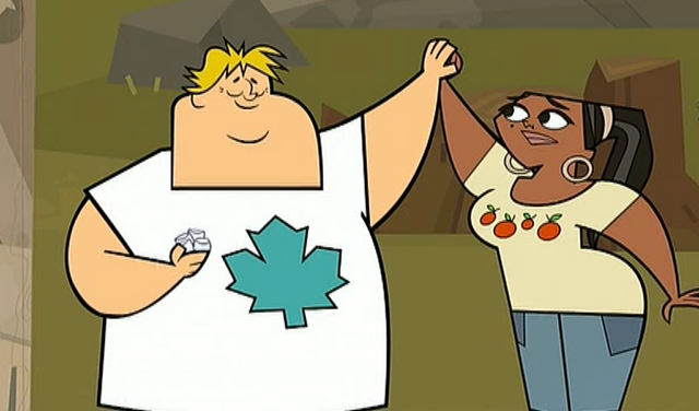 File:Owen Leshawna Highfive.png