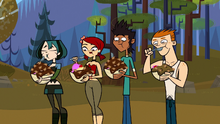 Eating sundae