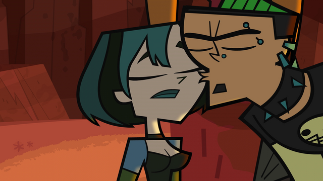 File:Duncan kisses Gwen.png