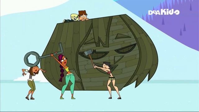 File:SierraHitsCourtney.png